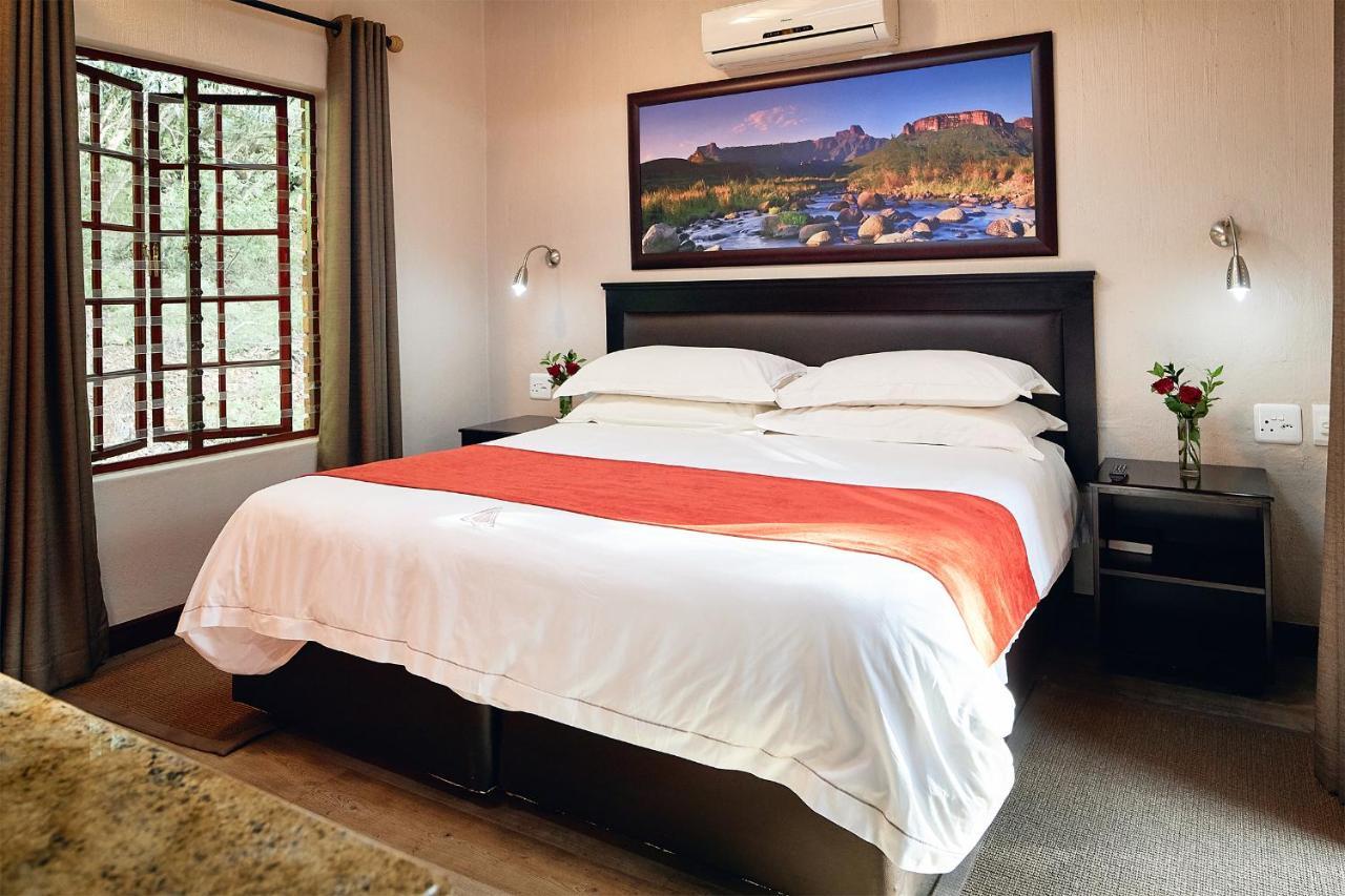 Hotel First Group Magalies Park Hartbeespoort Zewnętrze zdjęcie