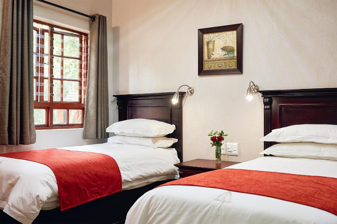 Hotel First Group Magalies Park Hartbeespoort Zewnętrze zdjęcie