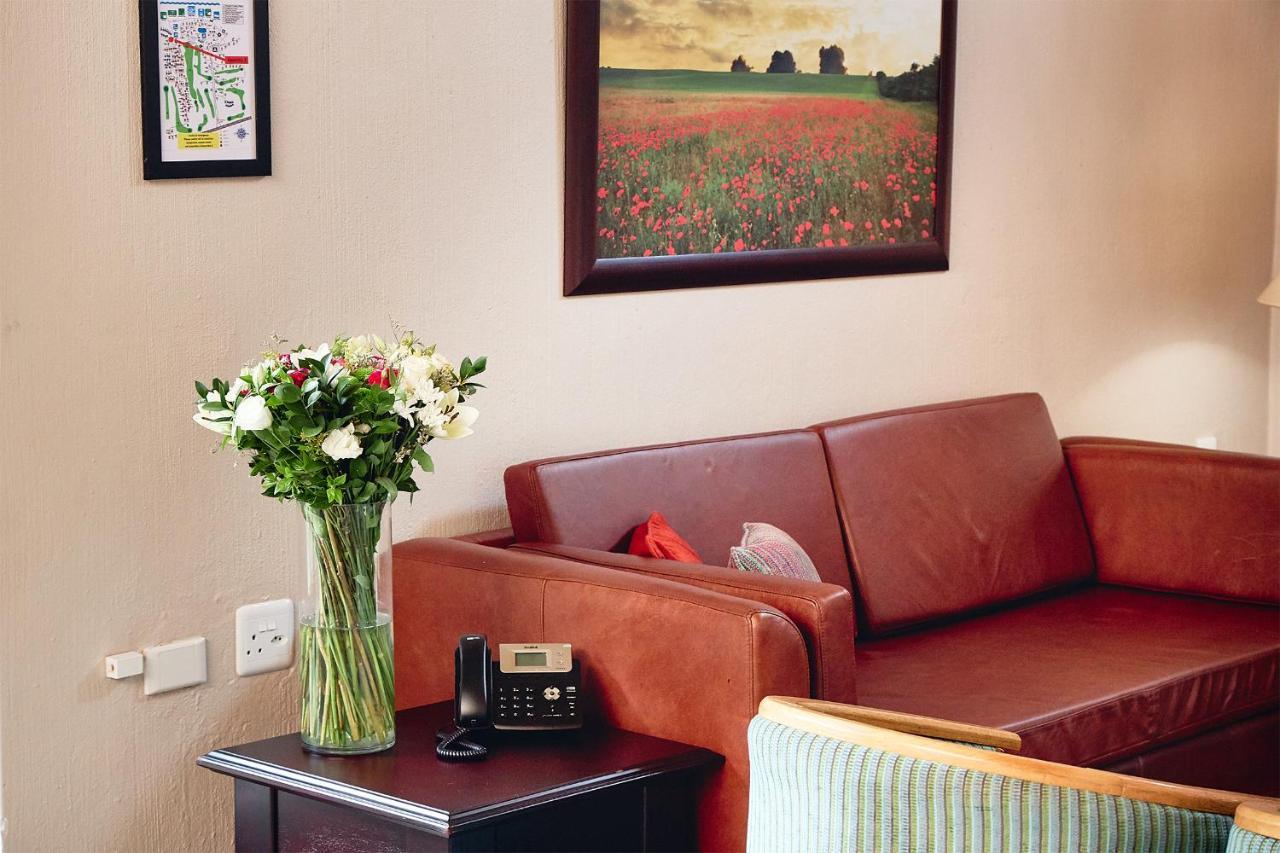 Hotel First Group Magalies Park Hartbeespoort Zewnętrze zdjęcie