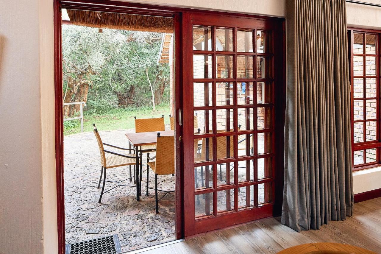 Hotel First Group Magalies Park Hartbeespoort Zewnętrze zdjęcie