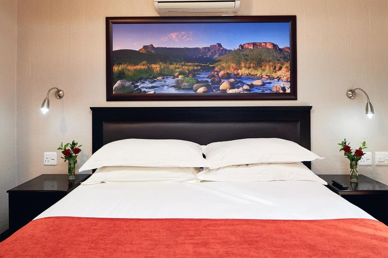 Hotel First Group Magalies Park Hartbeespoort Zewnętrze zdjęcie
