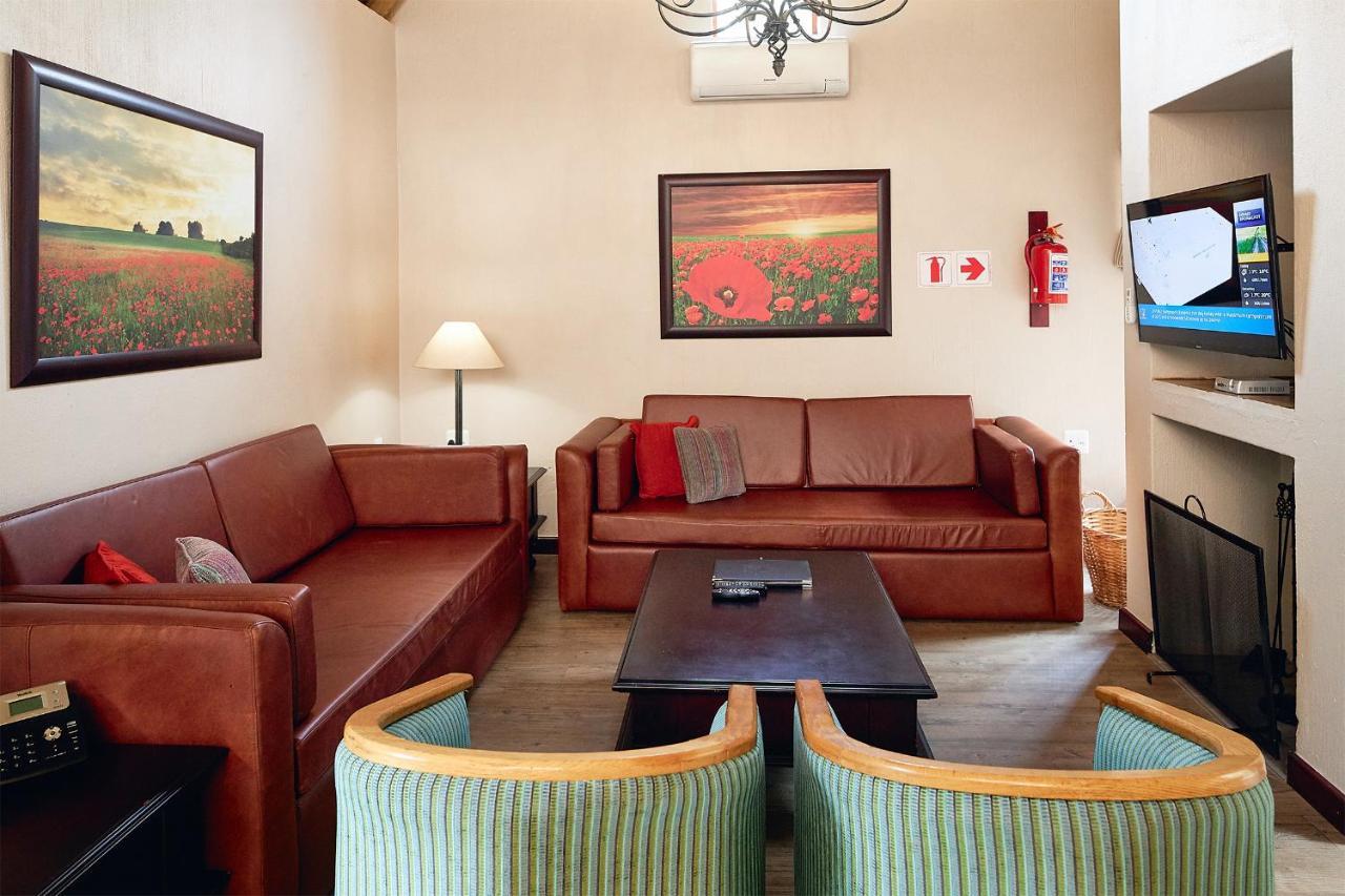 Hotel First Group Magalies Park Hartbeespoort Zewnętrze zdjęcie