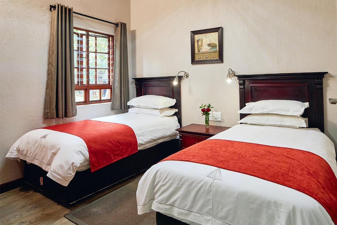 Hotel First Group Magalies Park Hartbeespoort Zewnętrze zdjęcie