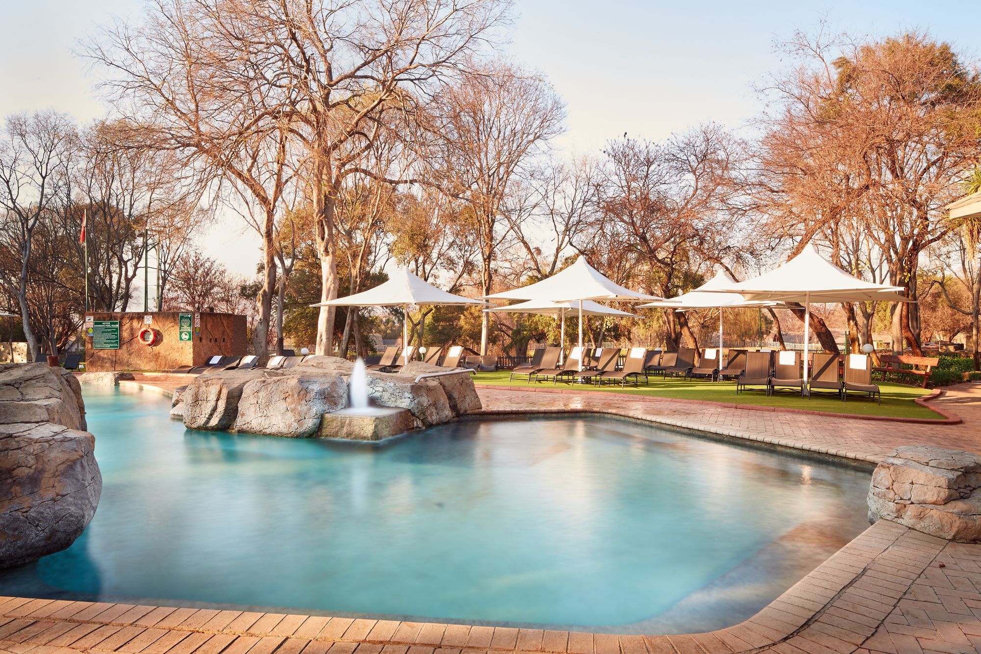 Hotel First Group Magalies Park Hartbeespoort Zewnętrze zdjęcie