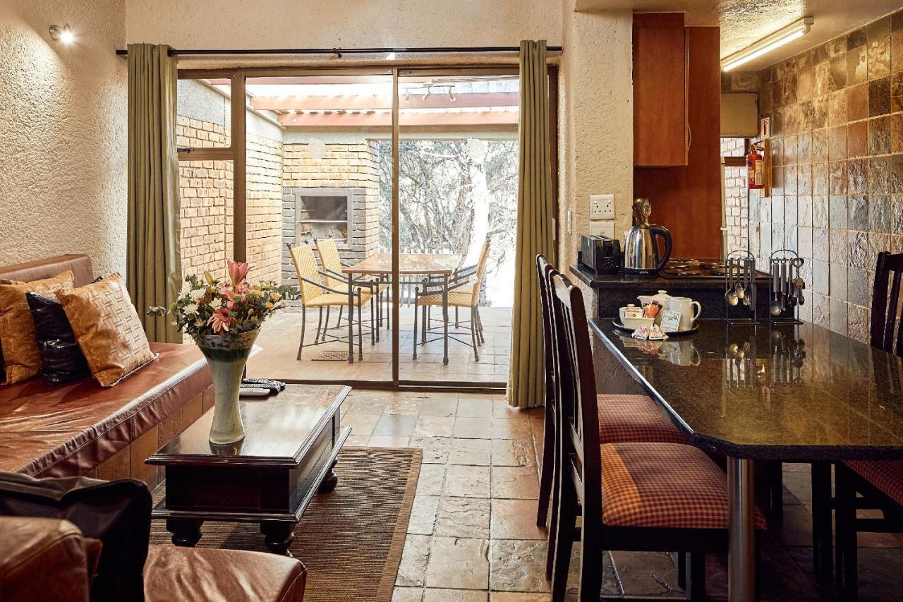 Hotel First Group Magalies Park Hartbeespoort Zewnętrze zdjęcie