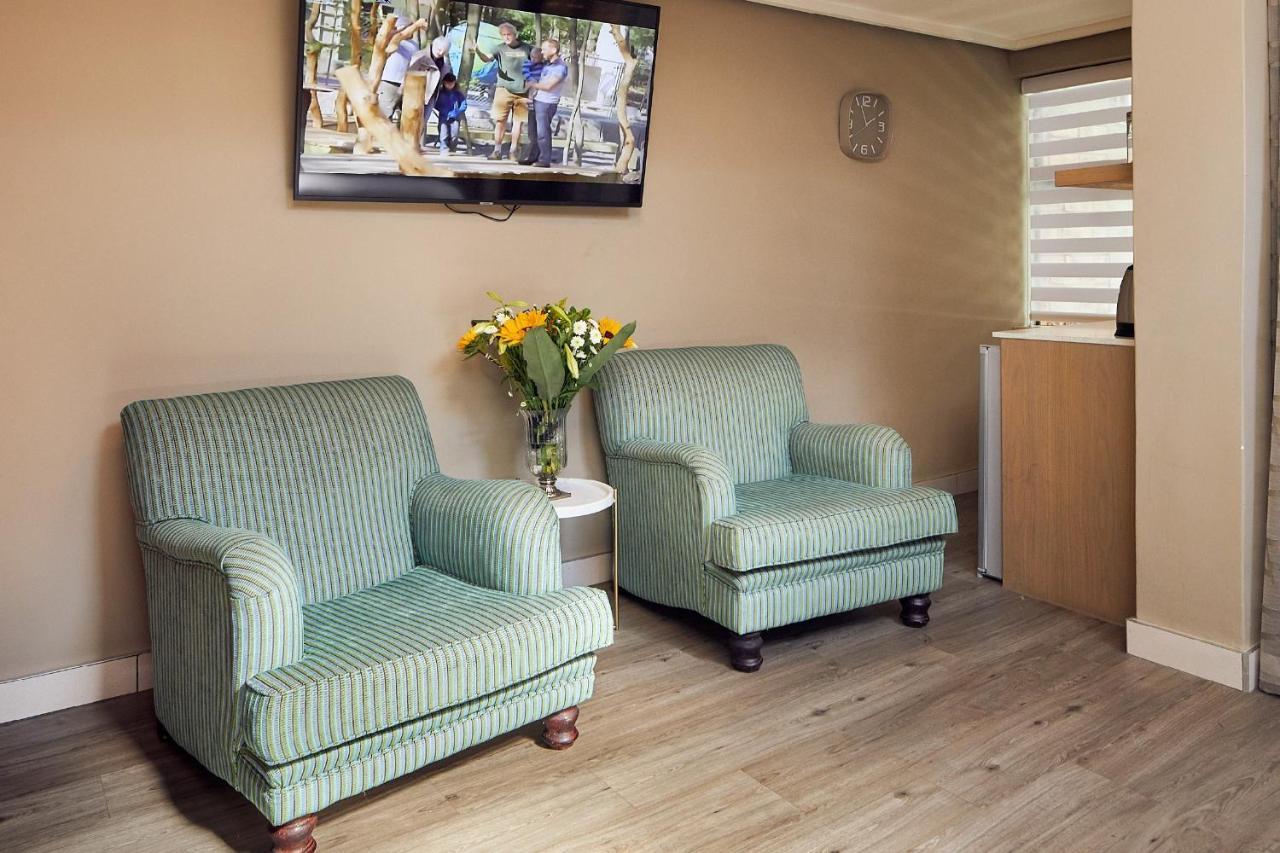 Hotel First Group Magalies Park Hartbeespoort Zewnętrze zdjęcie