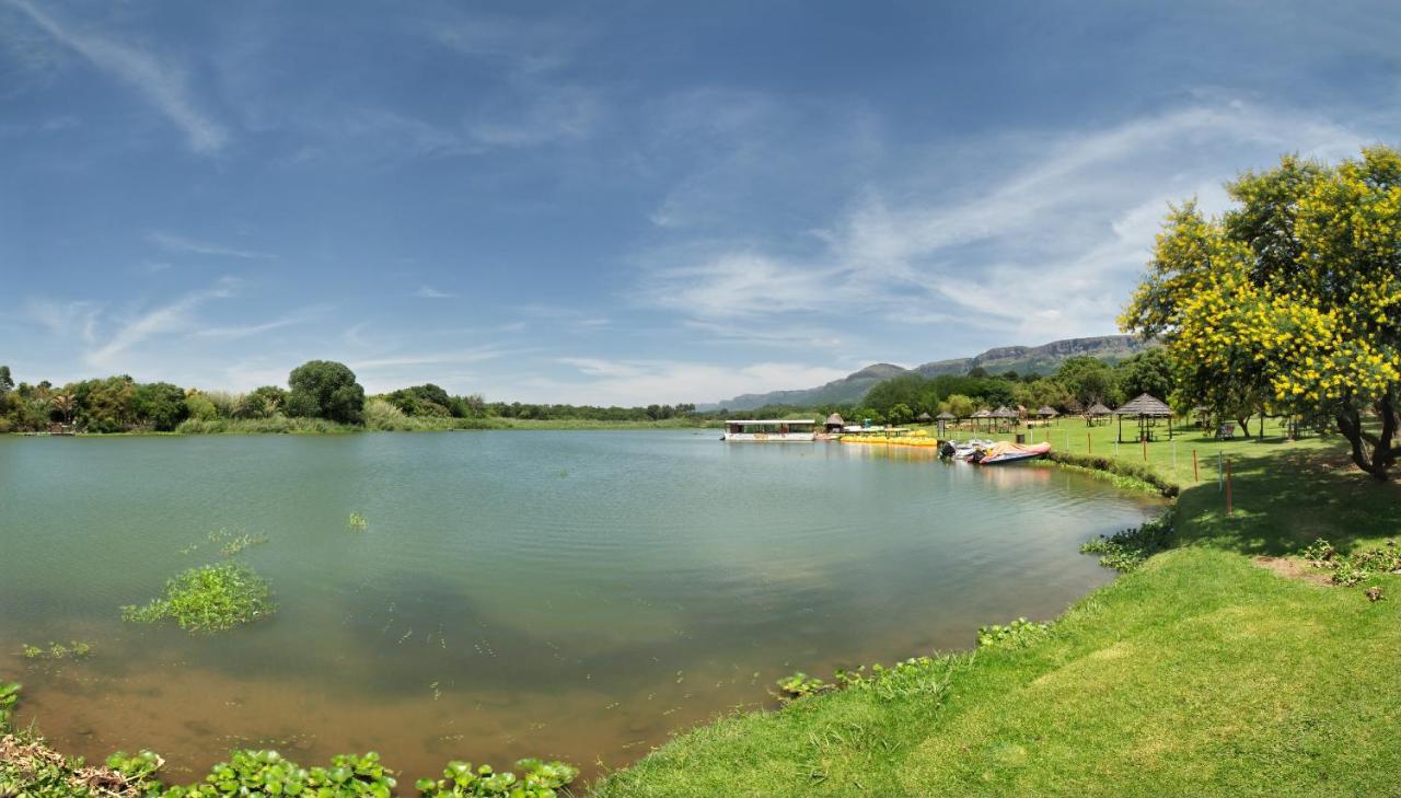 Hotel First Group Magalies Park Hartbeespoort Zewnętrze zdjęcie