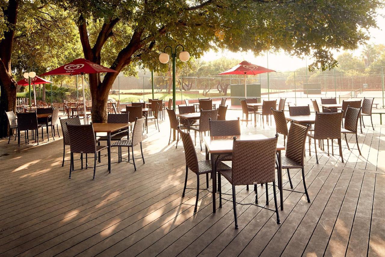 Hotel First Group Magalies Park Hartbeespoort Zewnętrze zdjęcie